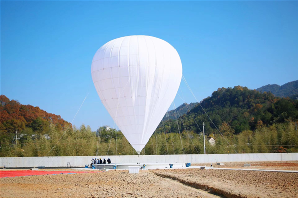 中国首个高空风能项目成功发电：3000米高空“放风筝”发电